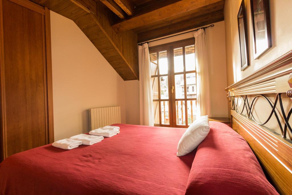 Apartamentos Casa Lavedan Tramacastilla de Tena Kültér fotó