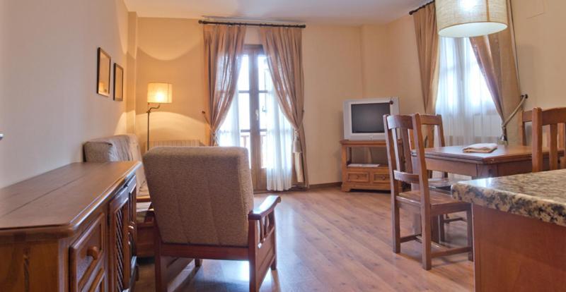 Apartamentos Casa Lavedan Tramacastilla de Tena Szoba fotó